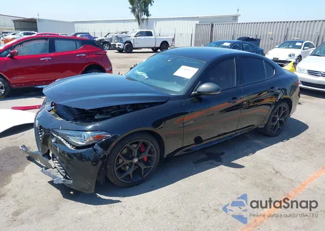 2020 Alfa Romeo Giulia из США, поврежденный, VIN ZARFAMAN1L7636744